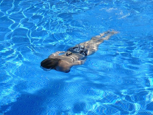 Les 10 Avantages Inattendus d'Avoir une Piscine : Santé, Bonheur et Bien-Être